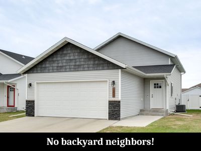 1207 W Barnes Dr