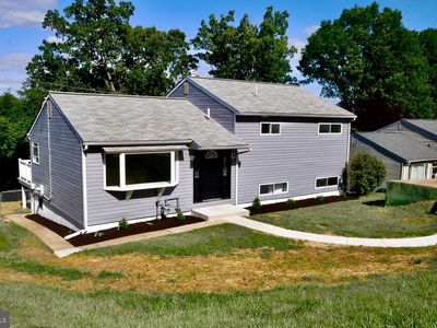5815 Heron Dr