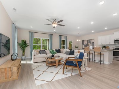 1715 Stampede Cir SE