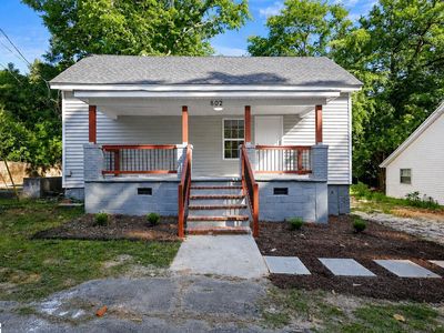 Property at 802 W Hampton St, Laurens, SC