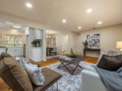 6 W McKenzie Ave