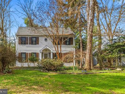 8 Locke Ct