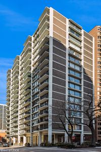 1400 N State Pkwy APT 17F