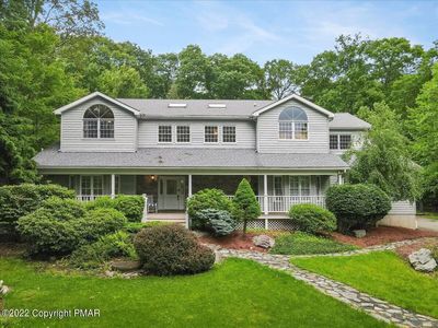 3358 Mountain View Dr