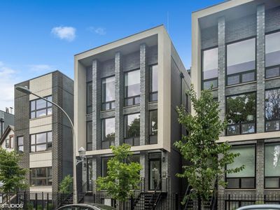 3022 W Lyndale St #2