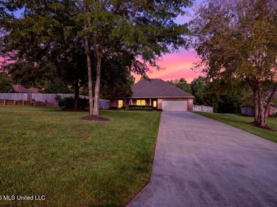 15525 Old Oak Ct