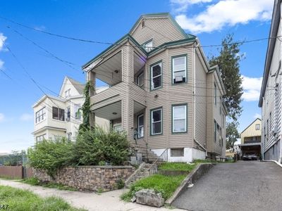 224 Lawrence St