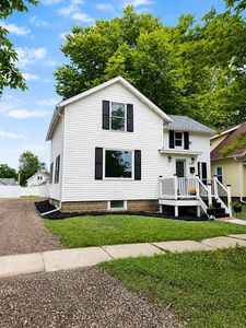 226 4th Ave W