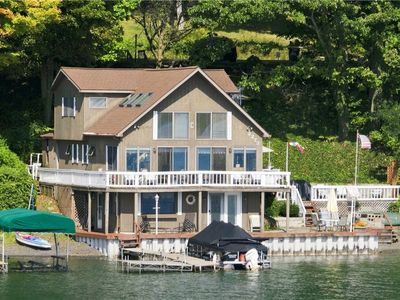 2273 W Lake Rd
