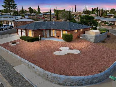 10713 Vista Lomas Dr