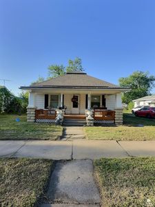 330 W 4th St