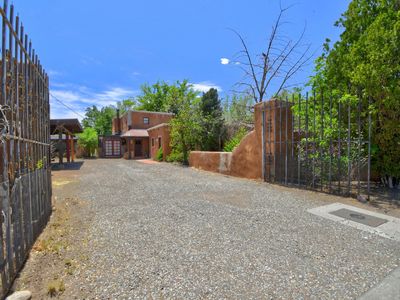 2440 Campbell Rd NW
