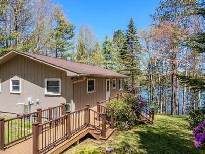 8739 Bakely Cres W