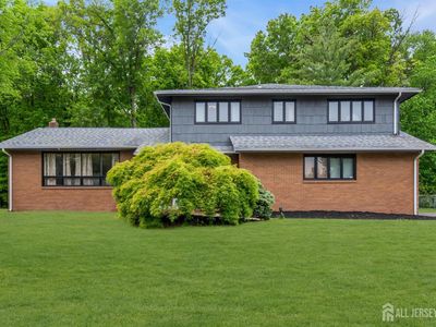 16 Woodmere Rd