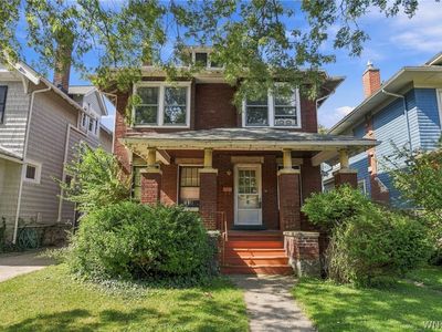 8 Berkley Pl