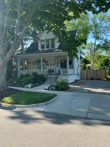 406 Hiscock St