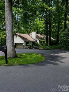 77 Oakwood Ln