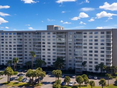 3800 Hillcrest Dr #614