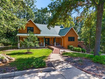 3790 Woodhaven Dr