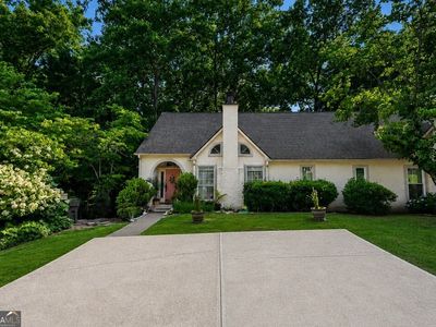 4135 Lake Mist Dr NW