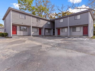 1305 Clay St