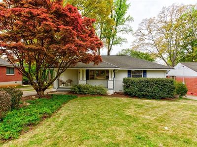 852 Frances Dr SE