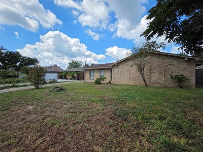 10302 Windriver Dr