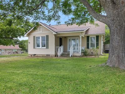 Property at 709 Burleson St, Brenham, TX