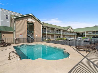 2743 Colonial Dr APT 112