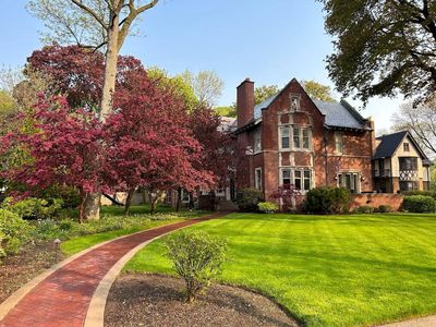 2663 North Wahl AVENUE