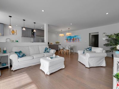 1233 N Laurel Ave APT 114