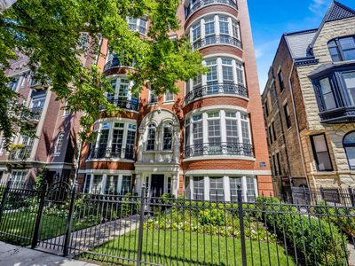 626 W Wrightwood Ave Side 1E