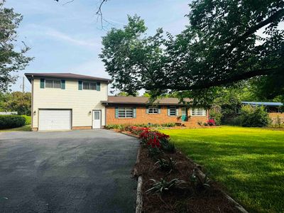 1594 Montford Rd.