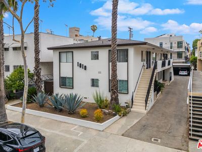 1010 N Orange Grove Ave