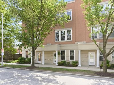7308 Circle Ave #2M