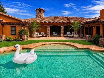 725 Dogwood Cir W