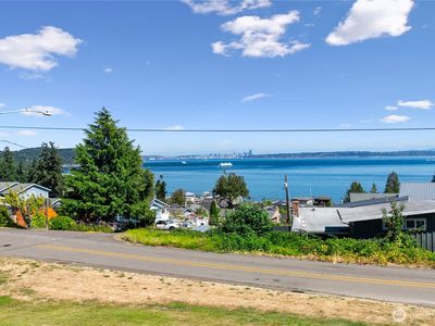 2372 Valley Avenue E