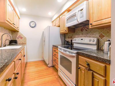 8105 Raintree Cir