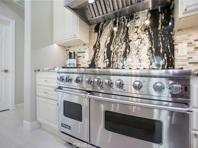 2882 Echo Springs Dr