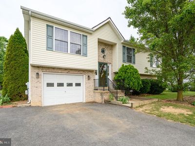 73 Paragon Dr