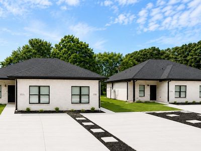 109 & 115 Aurora Dr