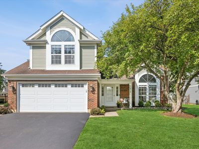 Property at 1676 Kennsington Ln, Crystal Lake, IL