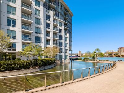 1260 NW Naito Pkwy UNIT 204B