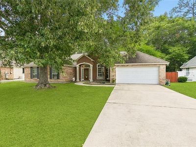 105 W Silvermaple Dr