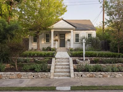 804 W 30th 1/2 St