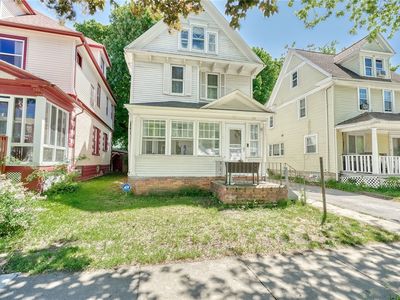 111 Rosewood Ter