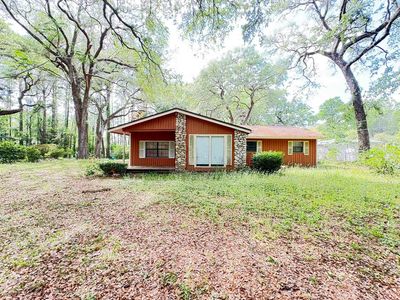 5206 Isabelle Dr