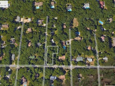 Property at 80 Gardiners Ln, East Hampton, NY