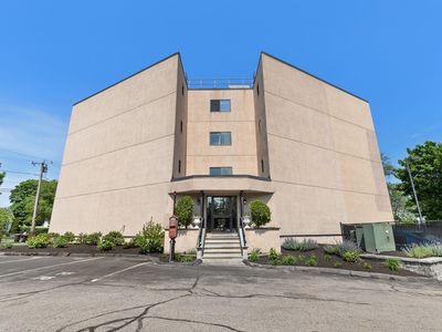 677 Quincy Shore Dr APT 408