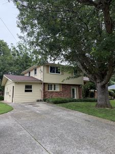 323 Colt Ln